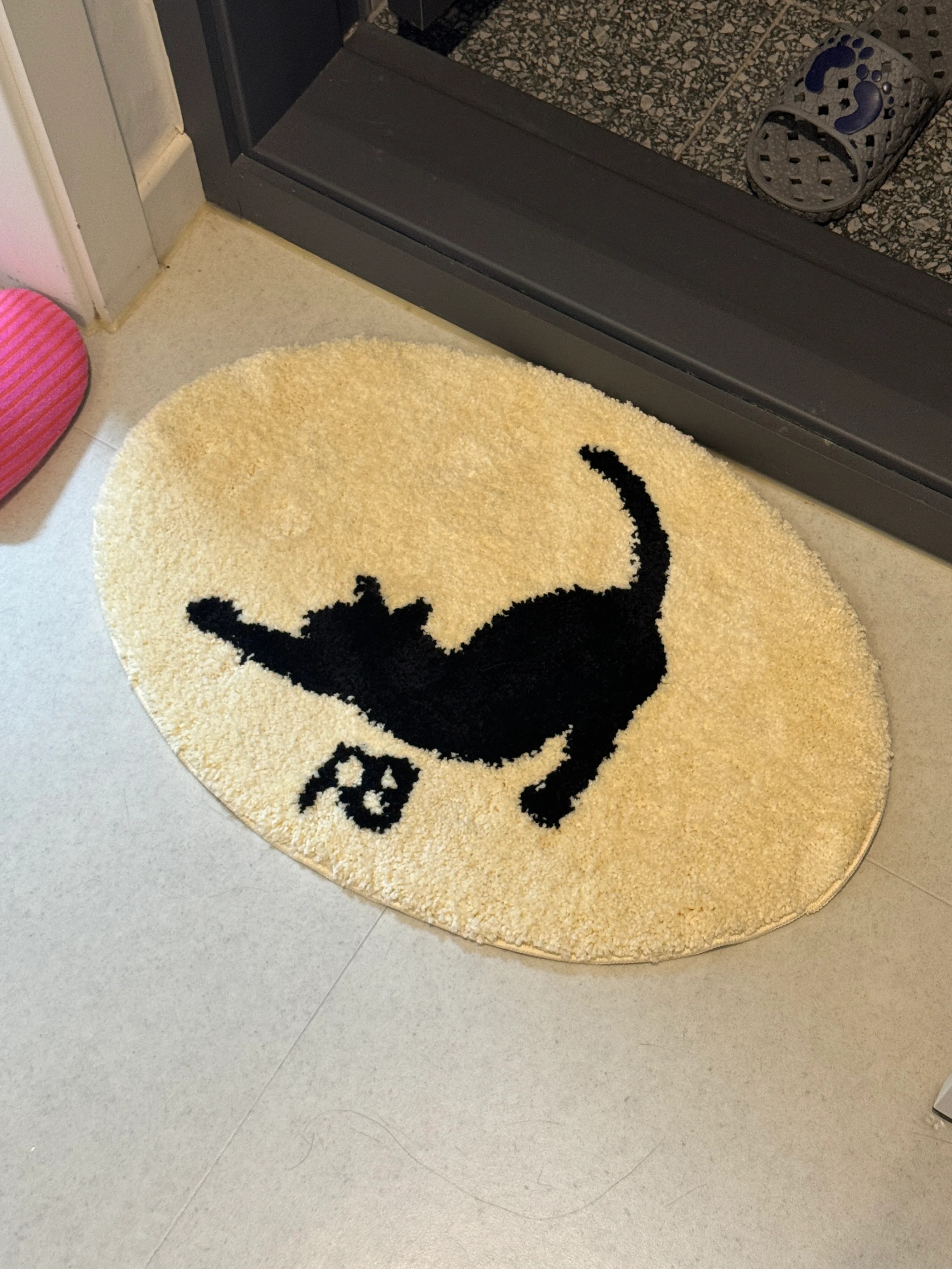 Elegant Cat Silhouette Accent Rug user photo