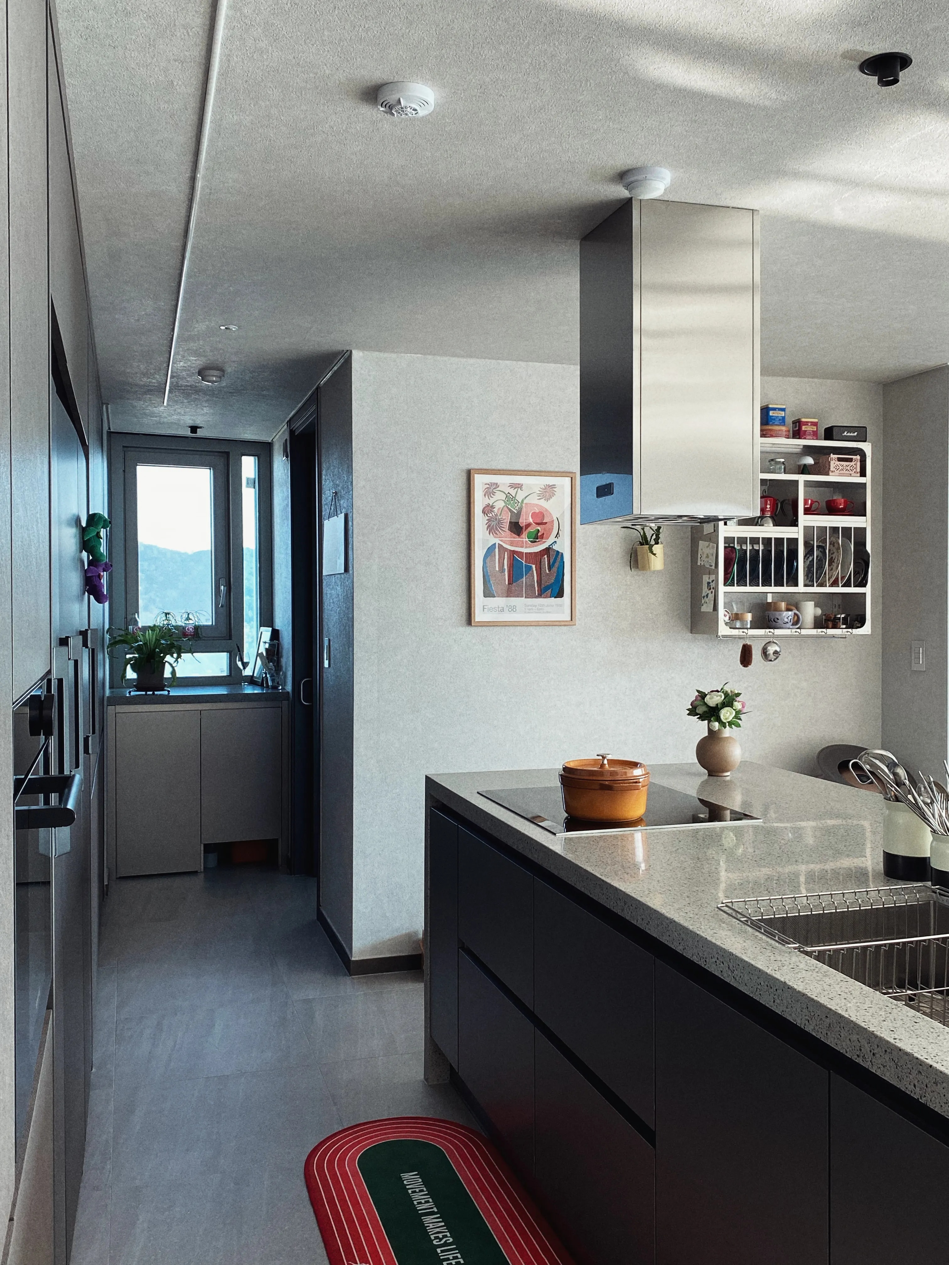 Two-Tone Self-Draining Ceramic Utensil Holders (Set of 2) user photo