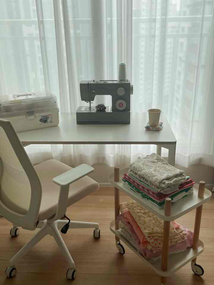 PABLE Air-Lite オフィスチェア［3色］を使ったコーディネート 2