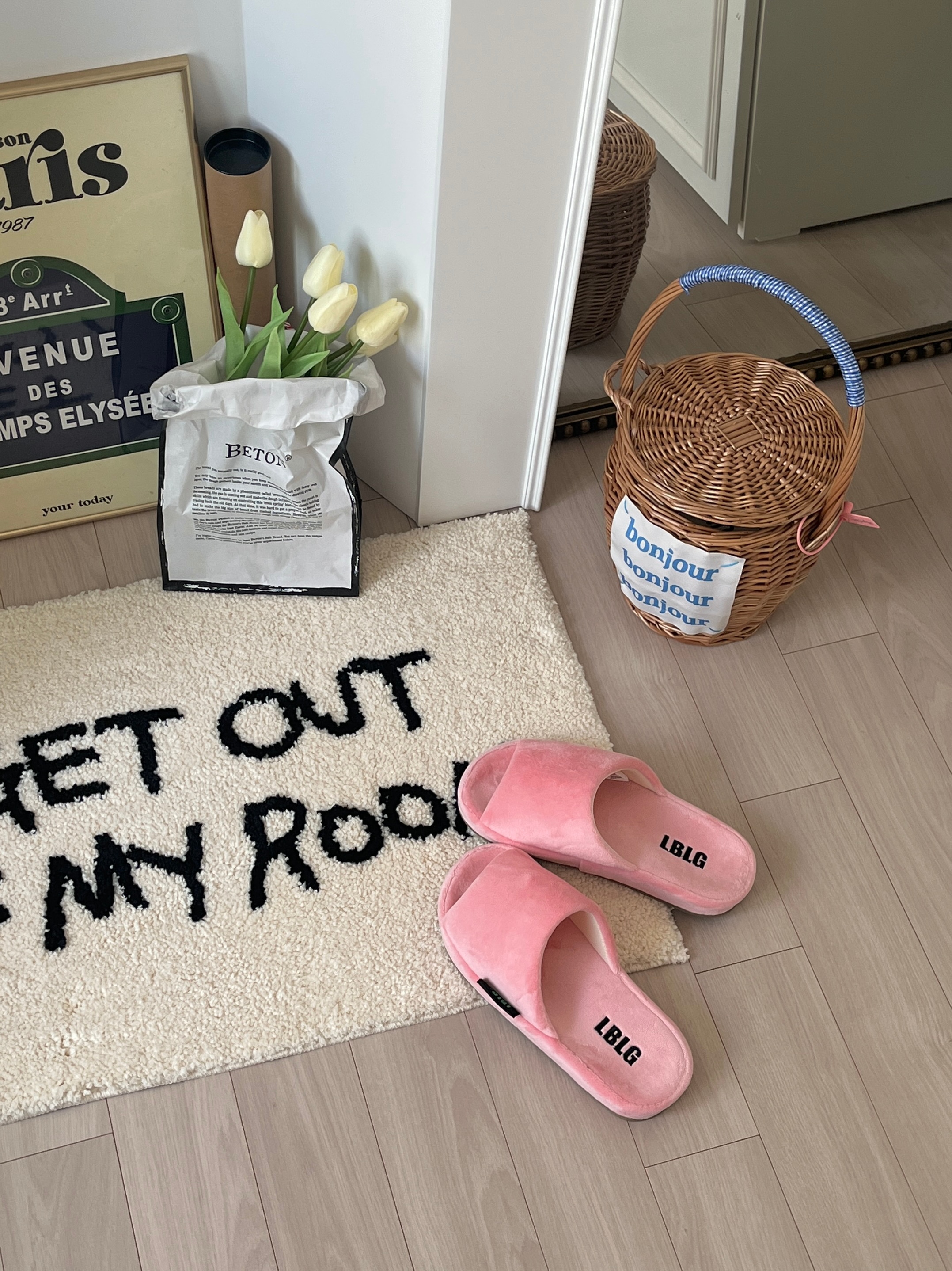 Rollin Velvet Room Slippers user photo
