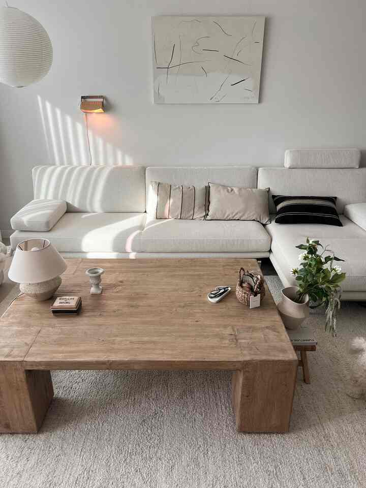 Rumahku yang nyaman dan nyaman, Geosiil🤍

#interior ruang tamu #meja ruang tamu #keranjang rotan #rattan #zara rumah #zarahome #bantal sofa #interior nordic #interior nyaman #interior #byline #sofa monte #rumahku hari ini