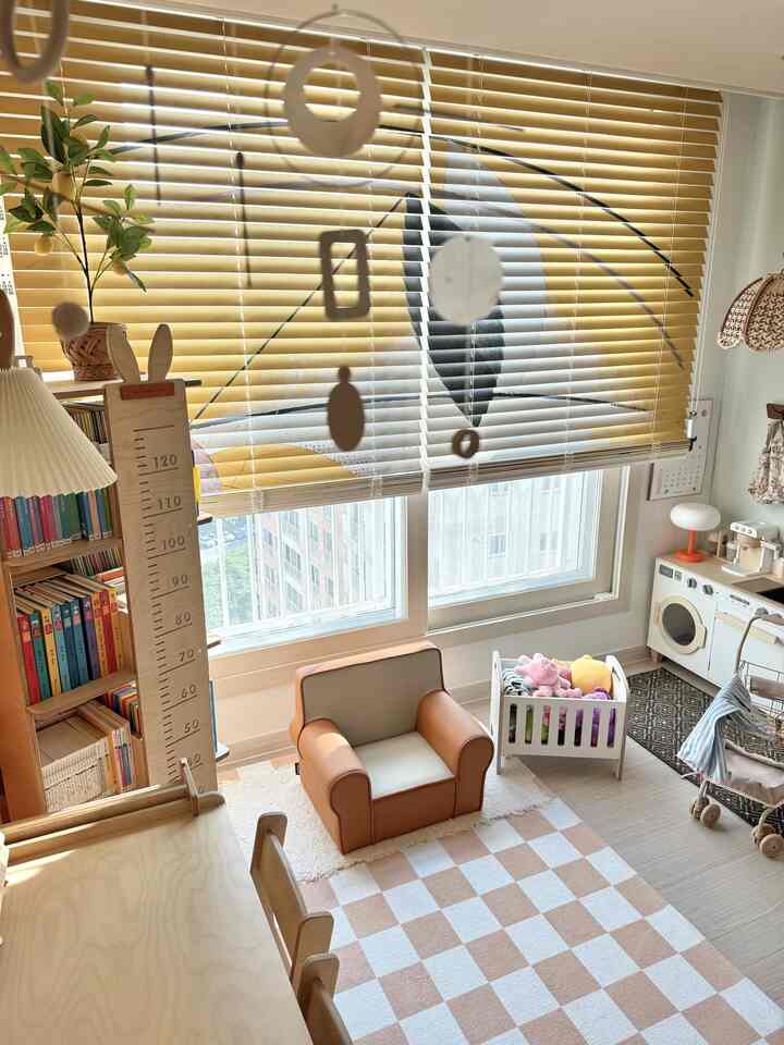 ＃広告ㅣギャラリームードウールテヒチバン
⠀
テヒチルームに美容ホームギャラリーカーテンを取り付ける
ゆったりとした空間:)
⠀
だからブラインドギャンソンは見逃すことはできません、、🫶🏽
⠀
＃美容ホーム＃美容ホームブラインド＃ギャラリーブラインド＃ブラインドインテリア＃子供部屋インテリア＃子供部屋飾り＃子供部屋小道具＃子供部屋家具＃娘＃5歳#子育て #kidsroom #homestyling #homemood #kidsfurniture