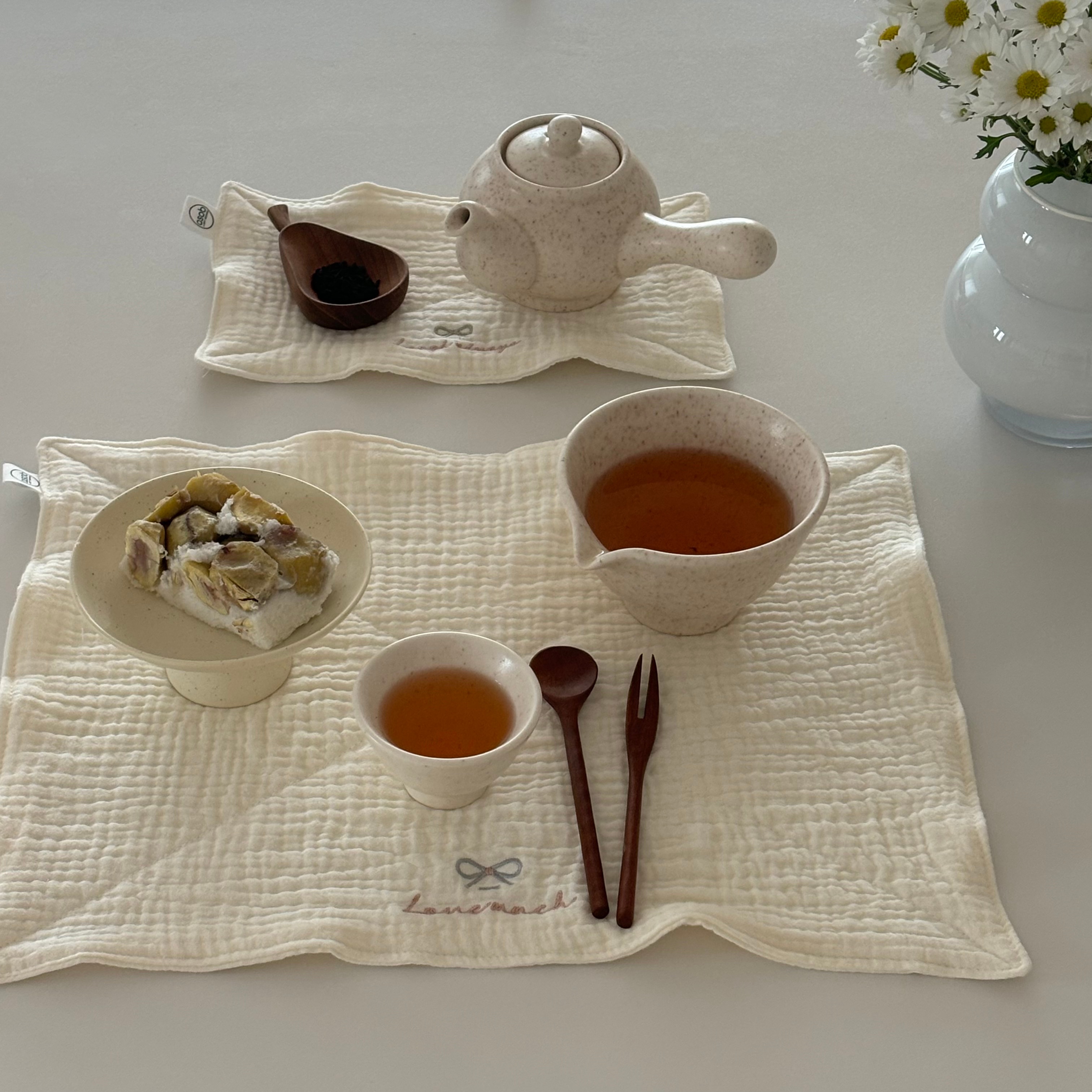 Hyeum Matte Pedestal Dessert Plate user photo
