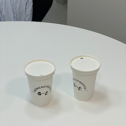 저희 홈카페템을 소개합니다☕️
우리 홈카페만의 테이크아웃잔
운친자가 운영하는 홈카페라 이름은 벤치프레소🏋🏻‍♂️