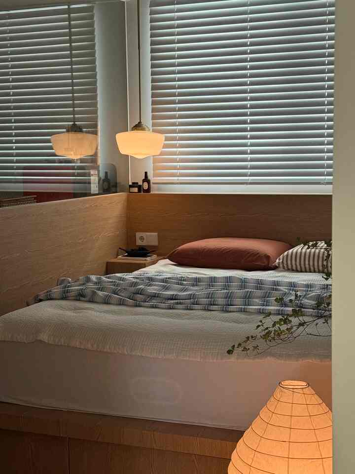 #広告

最近ピンターレストでベディングスタイリングの写真を裏返しにすればきれいな寝具はほとんどストライプだと思います。そこで綺麗なストライプを探して探しているところで、こんなにきれいなピンカーがありましたね！

夏の清涼なブルーストライプがブリックカラーに会えばこうしてセンスいっぱいに見えるのはシミュレーション100回してみて分かるようになりましたㅎㅎ

ピンカのベディングシミュレーションサービスは、私が好きな組み合わせを先に作って商品を選ぶことができますが、いつものカットに合わせてマッチングしてみる手間もなくきれいな組み合わせを見つけることができて本当によかったです。

きれいだとすれば反則！夏季アレルギーケアとなる機能性生地と体にくっつかないシアサーカーのマッチは、この暑い夏涼しく使うのにもぴったりです。

ピンカーだけでピンターレストカットはすぐに行われます。 🤎🩵

#ピンカ #finca #寝具 #夏寝具 #布団セット #枕カバー
#bedding #beddingsets 
#bedroomdecor #bedroomdesign