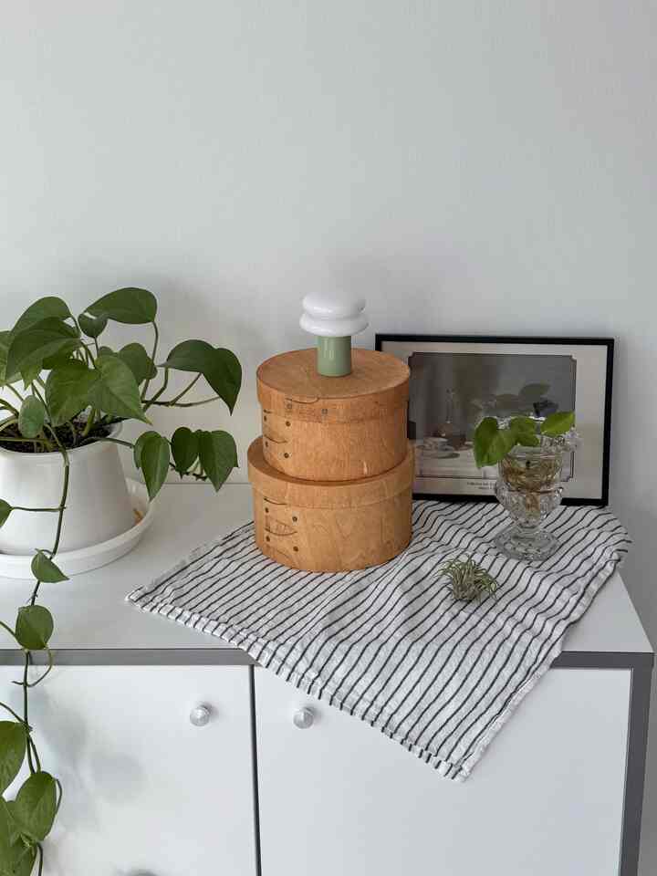 ＃広告|家の飾りに興味のある人なら 
分からない日光電球💡 
ベビースノーマン電球は今日の家でのみ 
単独商品で出会えますが、2色のうち
セージグリーンカラーに会ってみました！

ほのかなパステルトーンのグリーンカラーなのでどこに置いても
よく似合って照明の明るさ調節もできるヨー製品..♥

下部に磁石が組み込まれて立てて書くこともできます
棚にフックをかけて使うこともできますよ。
とてもかわいいので、家は贈り物としてもお勧めします。

今日の家の高感度セレクトショップバイナリショップで
3月17日から30日までバイナリウィークが行われます。
厳選されたブランドの感覚的な製品を最大の割引で
会えますので、この機会をお見逃しなく✧･ﾟ

📍バイナリーウィーク：3/17〜3/30
ツイートをサイトに埋め込む 

＃今日の家＃バイナリーウィーク＃バイナリーショップ＃binaryshop＃自宅で広がるすべての想像＃スノーマン8＃SNOWMAN8＃Portable＃ベビースノーマン＃今日の家エディション＃照明＃インテリア＃デザイン照明