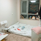 흰색이라서 때는 잘타지만 이불이랑 토퍼랑 다 흰색으로 했는데 어찌나 집이 화사해보이고 이쁘던지 🌸