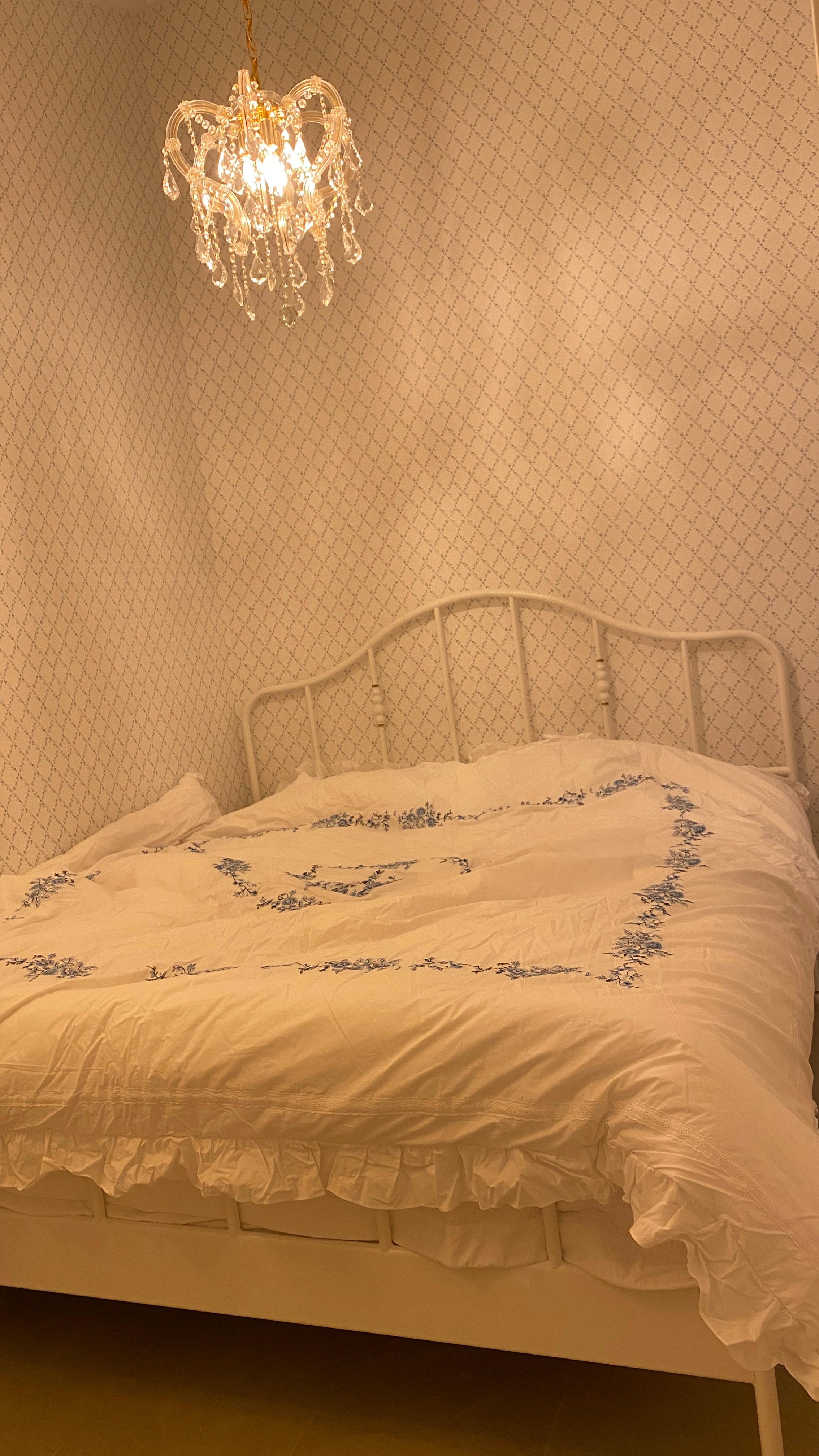 IKEA SAGSTUA サグストゥーア ベッドフレーム | ベッド | Ohouse