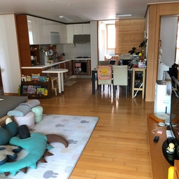 전세집이라 이사와서 입맛대로 손을 댈 수가 없었는데 ㅠㅠ 오래된 일체형 가스오븐랜지땜에 인덕션을 놓을 수 없어서 주인께 양해를 구하고 제거하고 DIY로 시공해 봤어요 ^^