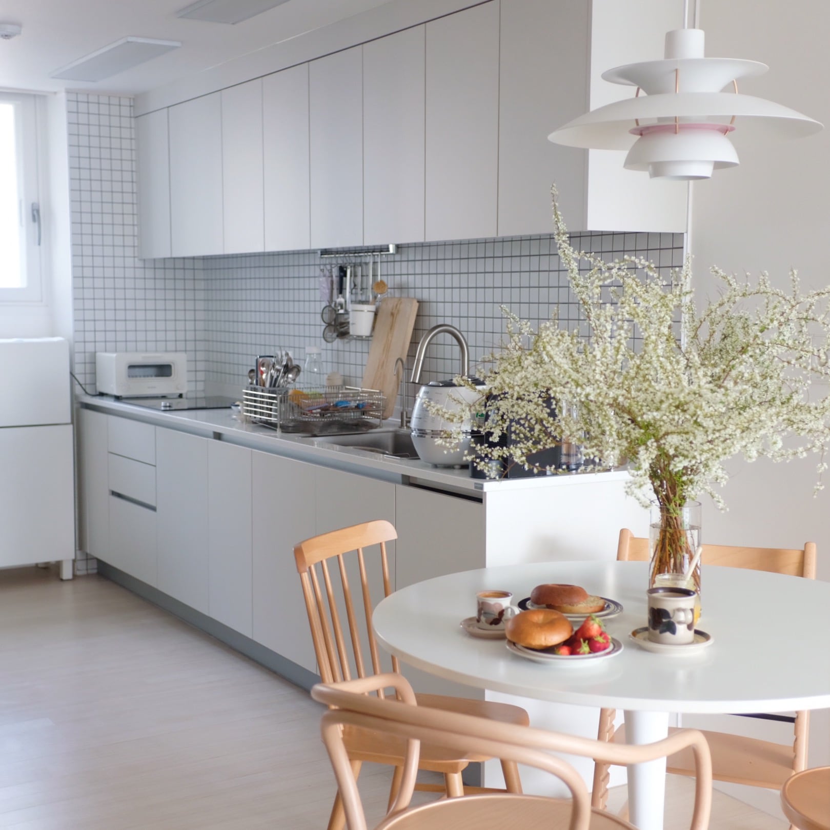 IKEA ドクスタ　DOCKSTA ほぼ新品 IKEA ドクスタ DOCKSTA ほぼ新品 DOCKSTA ドクスタ テーブル