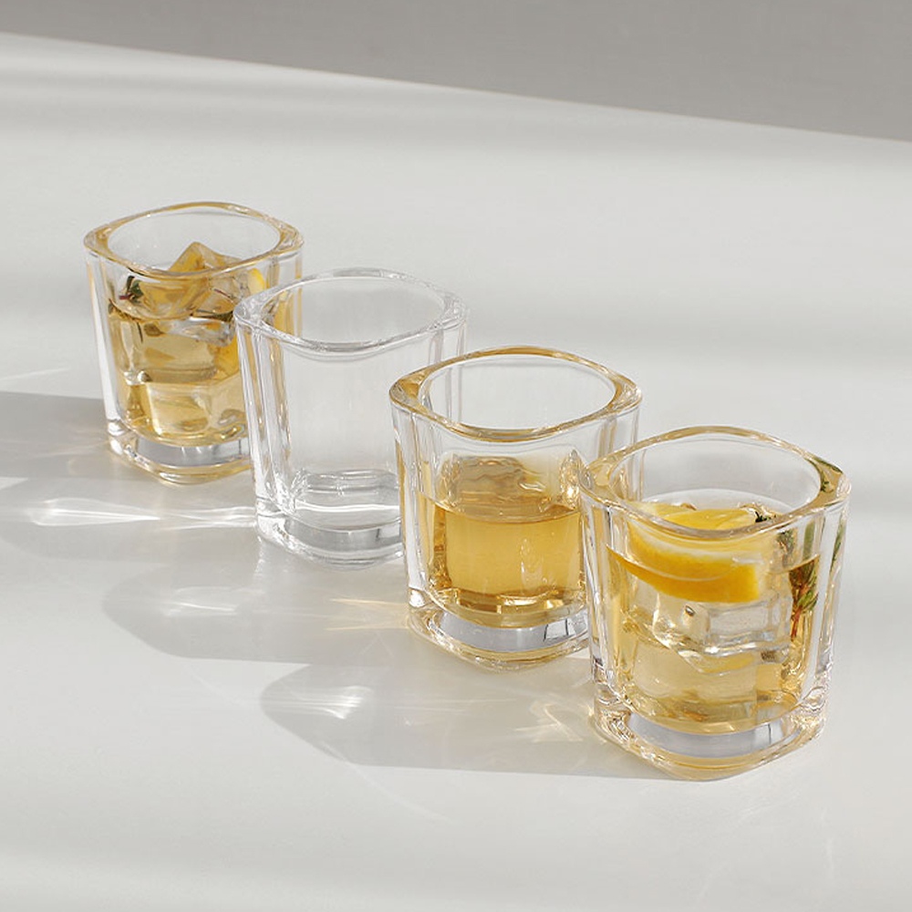 소주잔·막걸리잔 > 도톰한 스퀘어 소주잔 4P세트 75ml / 집들이선물 홈파티 술잔 (선물포장 가능) | 오늘의집 쇼핑