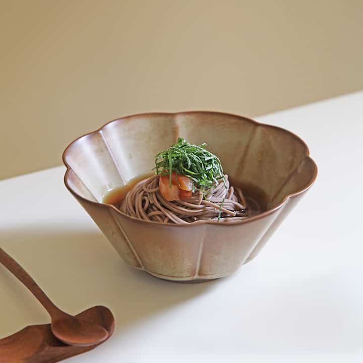 Petal Edge Ceramic Bowl