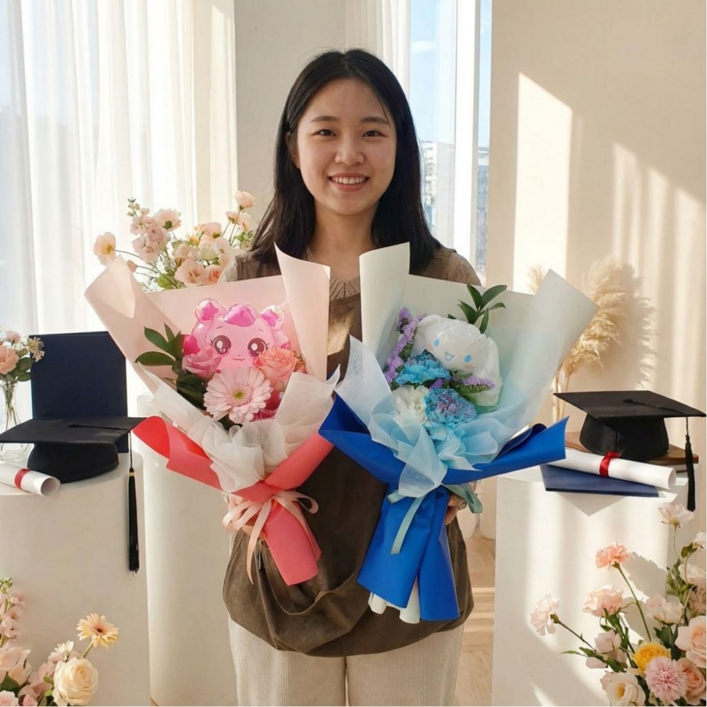 고미플라워 학예회 졸업식 생화 꽃다발 블루, 핑크 택1 시나모롤 티니핑 학예회꽃다발 수능 졸업 입학