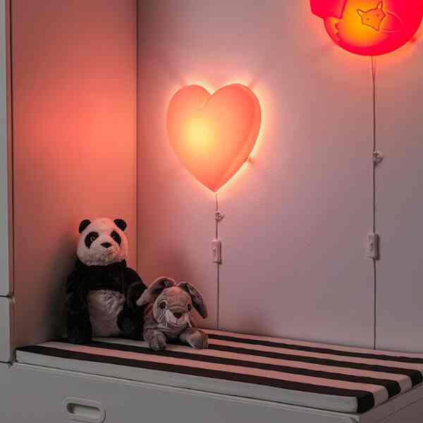 UPPLYST ウップリスト LEDウォールランプ