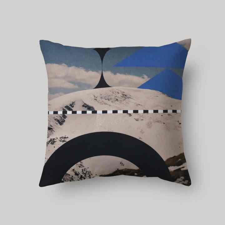 ARCH IN THE COSMOS クッションカバー