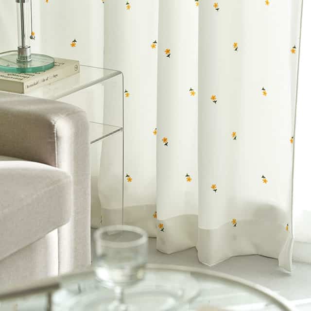 フリージア刺繍カーテン