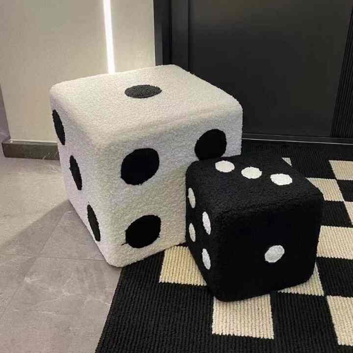 Dice スツール［2色・２サイズ］