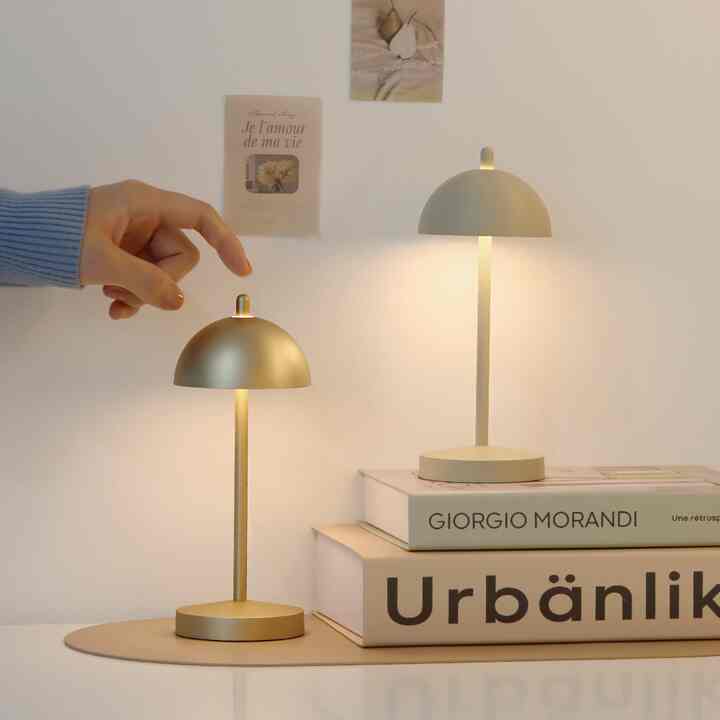 SERENE ワイヤレス ミニ テーブルランプ