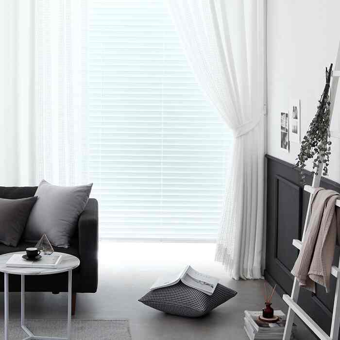 Softwhite Moment 遮光カーテン［2サイズ］