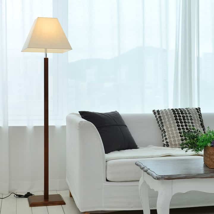 castle フロアランプ［2色］