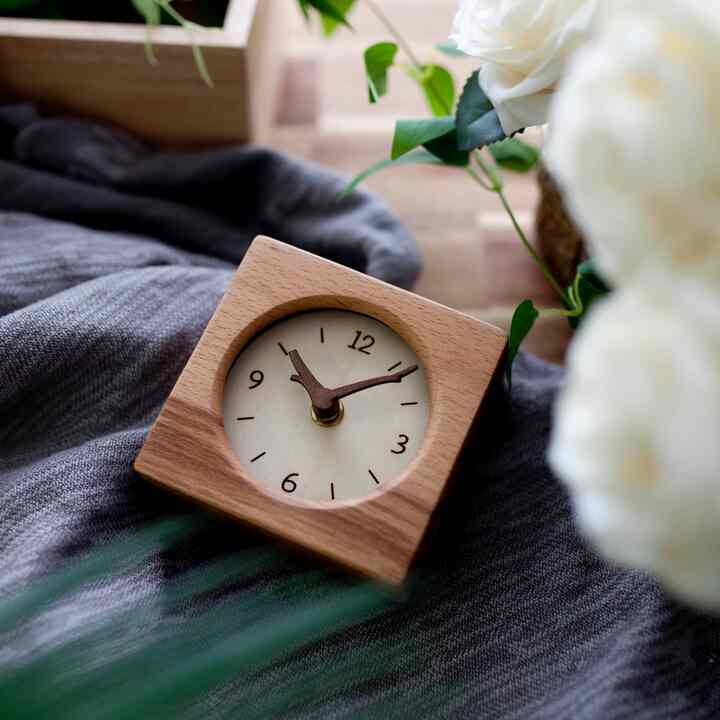バニラ 樹 ウッド 四角 静音 置き時計