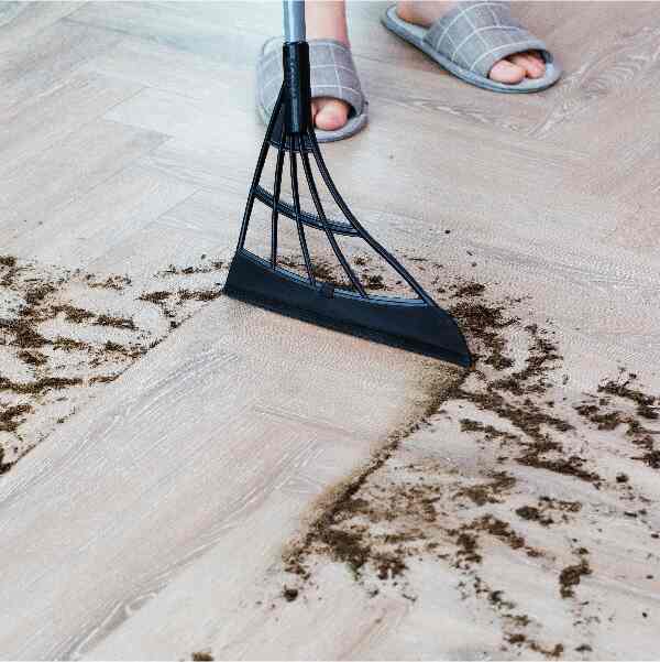 猫の毛・ホコリ・水まで一度に掃ける スーパーほうき J01-02