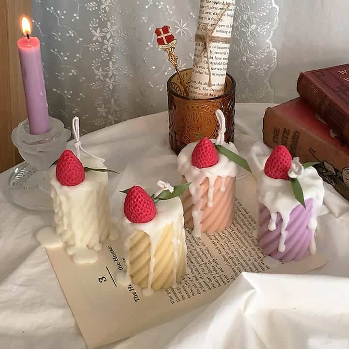 Strawberry Cream Twist Candle (Scented)