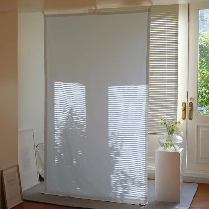 ナチュラルムード 間仕切りカーテン［2色］