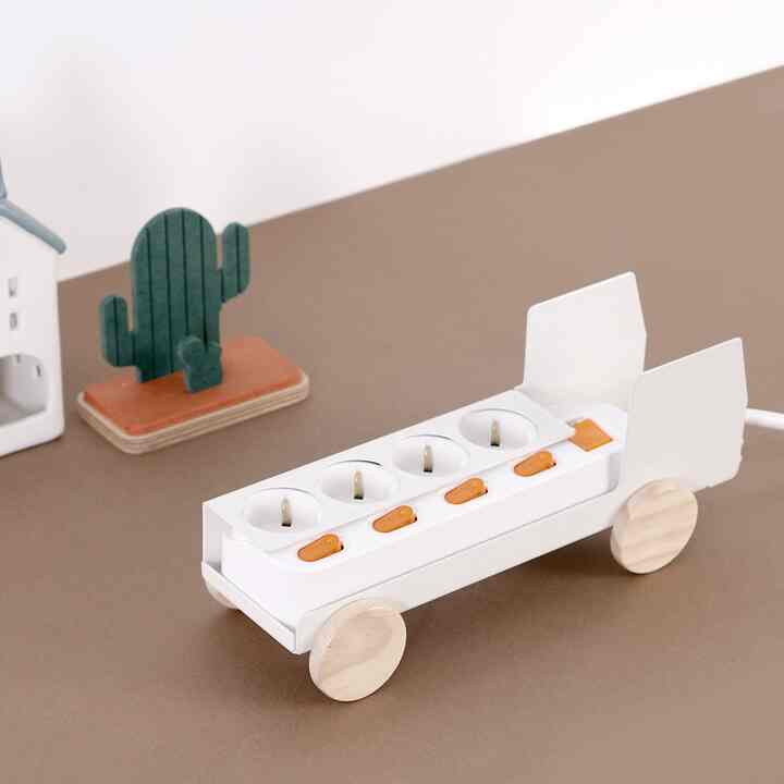 ネモネモ 節電型 電源タップ トラック