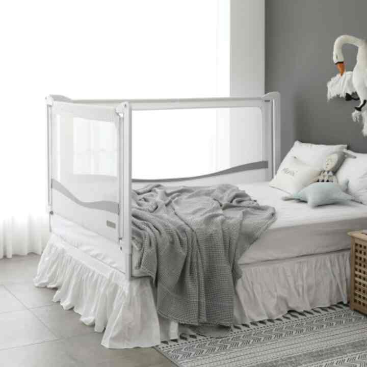 ベッドフェンス