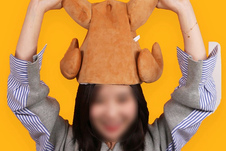 파티·이벤트용품 > 통닭 닭다리 이벤트 치킨 모자 (춤추는 닭다리) | 오늘의집 쇼핑 통닭 닭다리 이벤트 치킨 모자 (춤추는 닭다리)