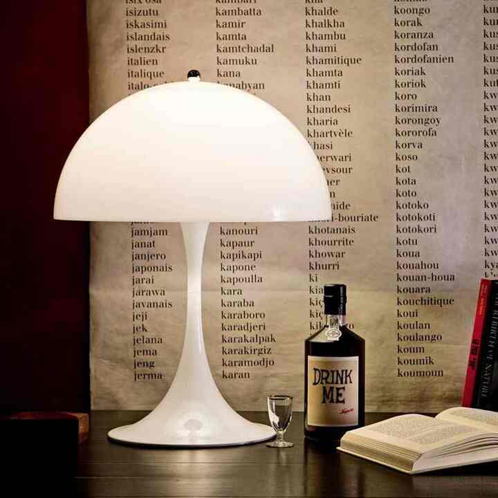 White Modern Table Light