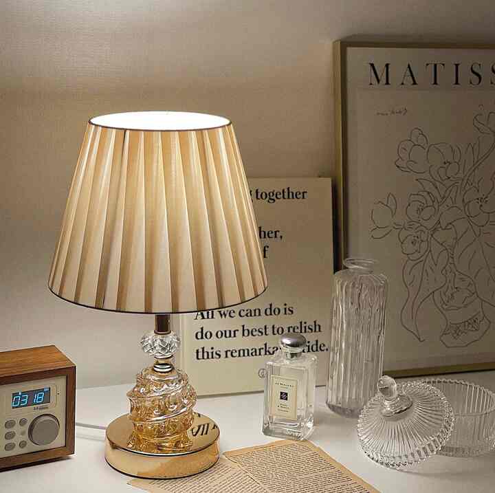 vivian テーブルランプ［2色］