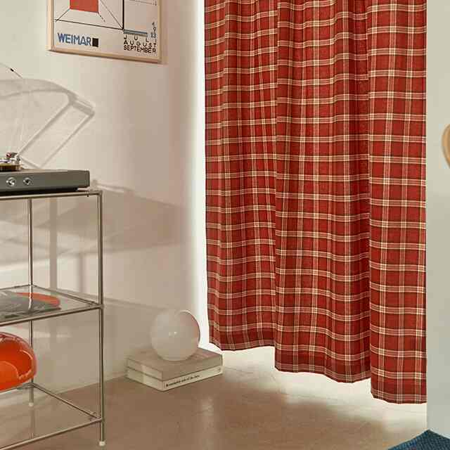 レッドチェックフリースカーテン