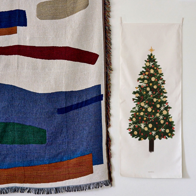 어번던스 christmas tree A 크리스마스 벽트리 세로형 패브릭 포스터 가리개커튼