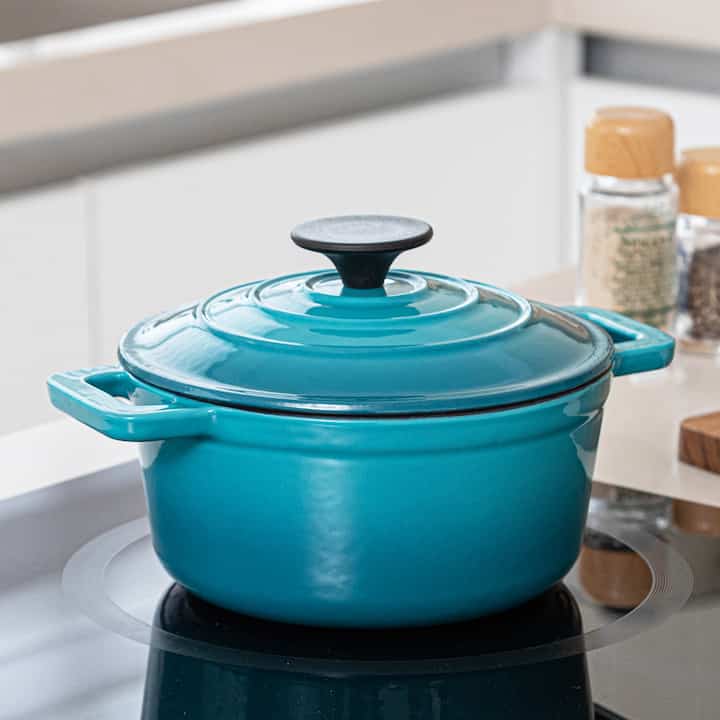 スターク 鋳鉄鍋 IH対応 両手 18cm ブルー