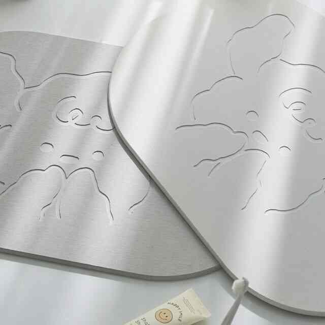 珪藻土 イヌ 浴室マット［2色］