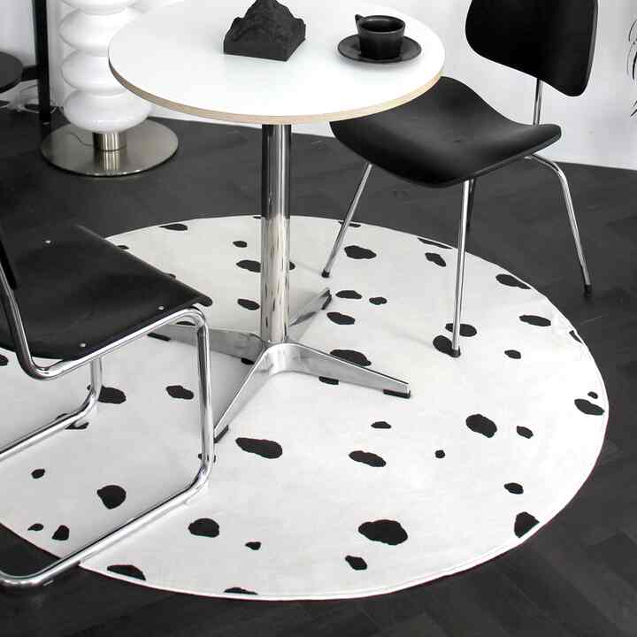 milk cow 円形 ラグ