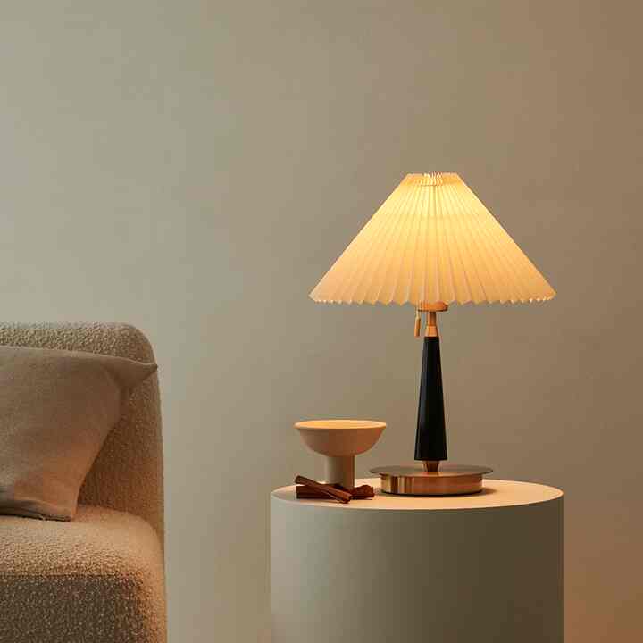 Emma Pleats テーブルライト