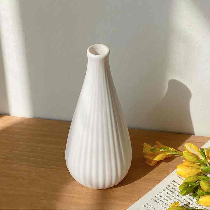 ホワイト セラミック フラワーベース T4