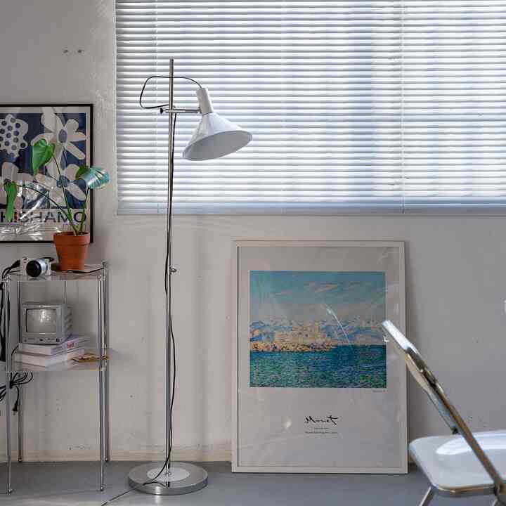 高さ調節 フロアスタンド［2色］