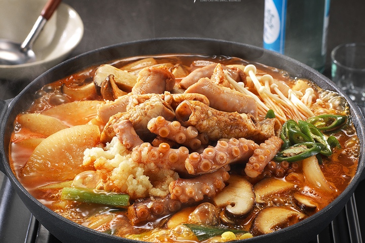 국·탕·찌개 > 장흥회관 낙지곱창전골 (2인분) | 오늘의집 쇼핑 장흥회관 낙지곱창전골 (2인분)