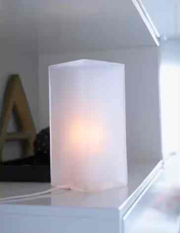 GRÖNÖ グローンオー テーブルランプ