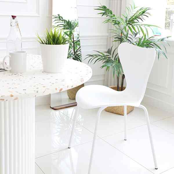 Winnie ダイニングチェア［6色］