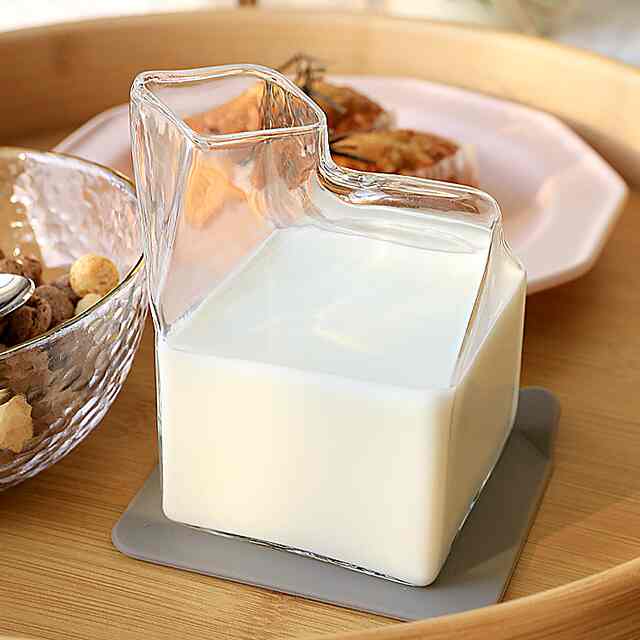 牛乳パック型 ミルクピッチャー