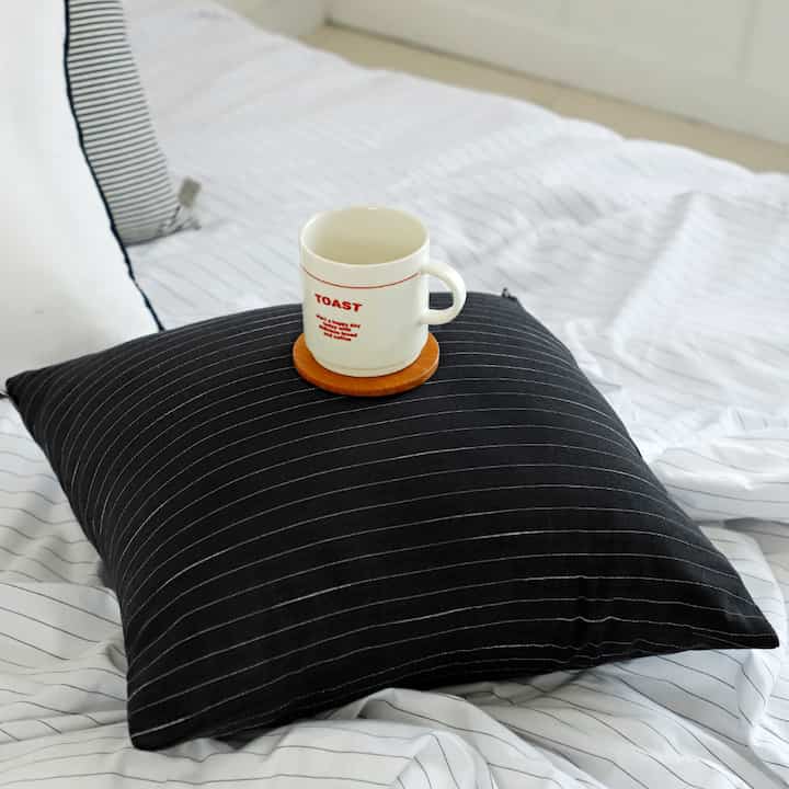 コットンクッションカバー モアモア ブラックストライプ 45×45cm