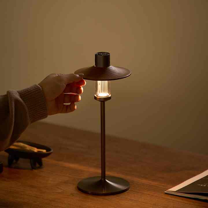 M3 テーブルランプ パッケージ