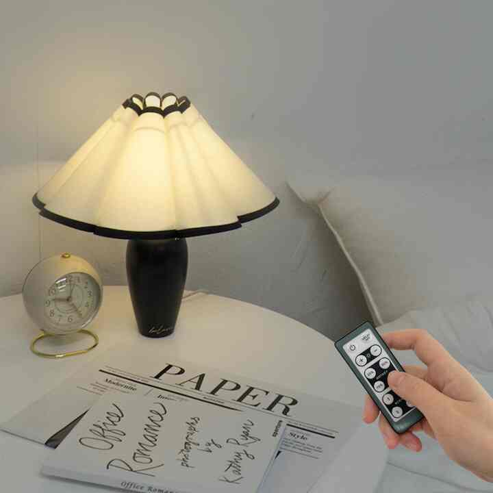 Hepburn テーブルライト［2色］