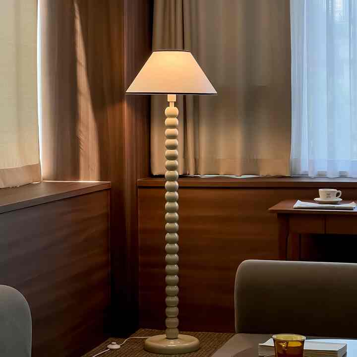 88 Wood フロアランプ［4色］