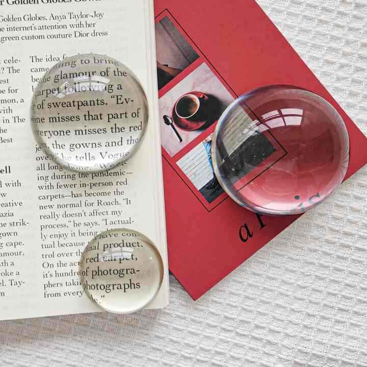 クリスタル 半球ペーパーウェイト